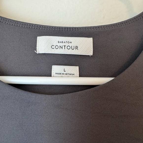 Aritzia Contour Crew Longsleeve in Grey- Large - Picture 5 of 10